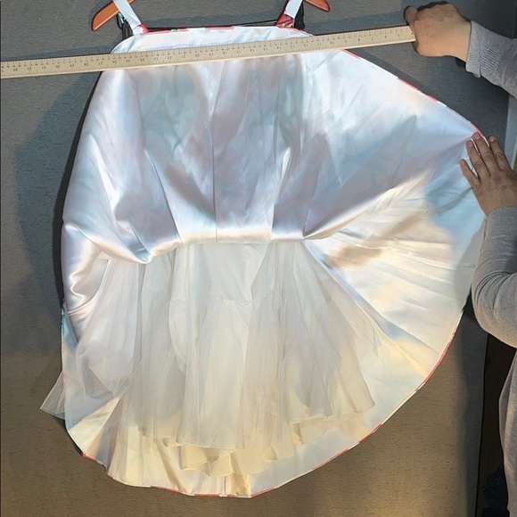 Narianna Formal‎ Red and White Dress - Picture 5 of 9